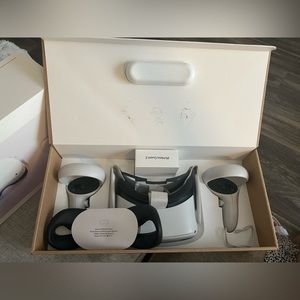 Oculus Meta Quest 2 128GB NIB